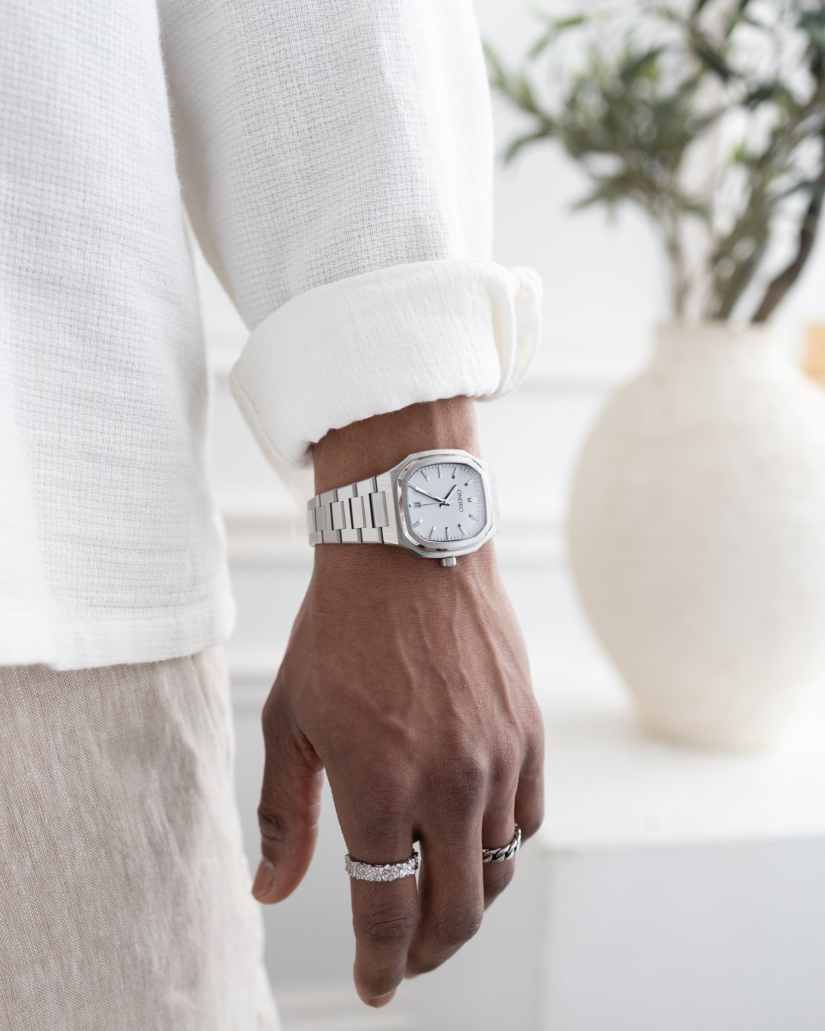 italo-white || Einzigartiges Design || Inspiriert von den 70ern, perfektioniert mit moderner Ästhetik.