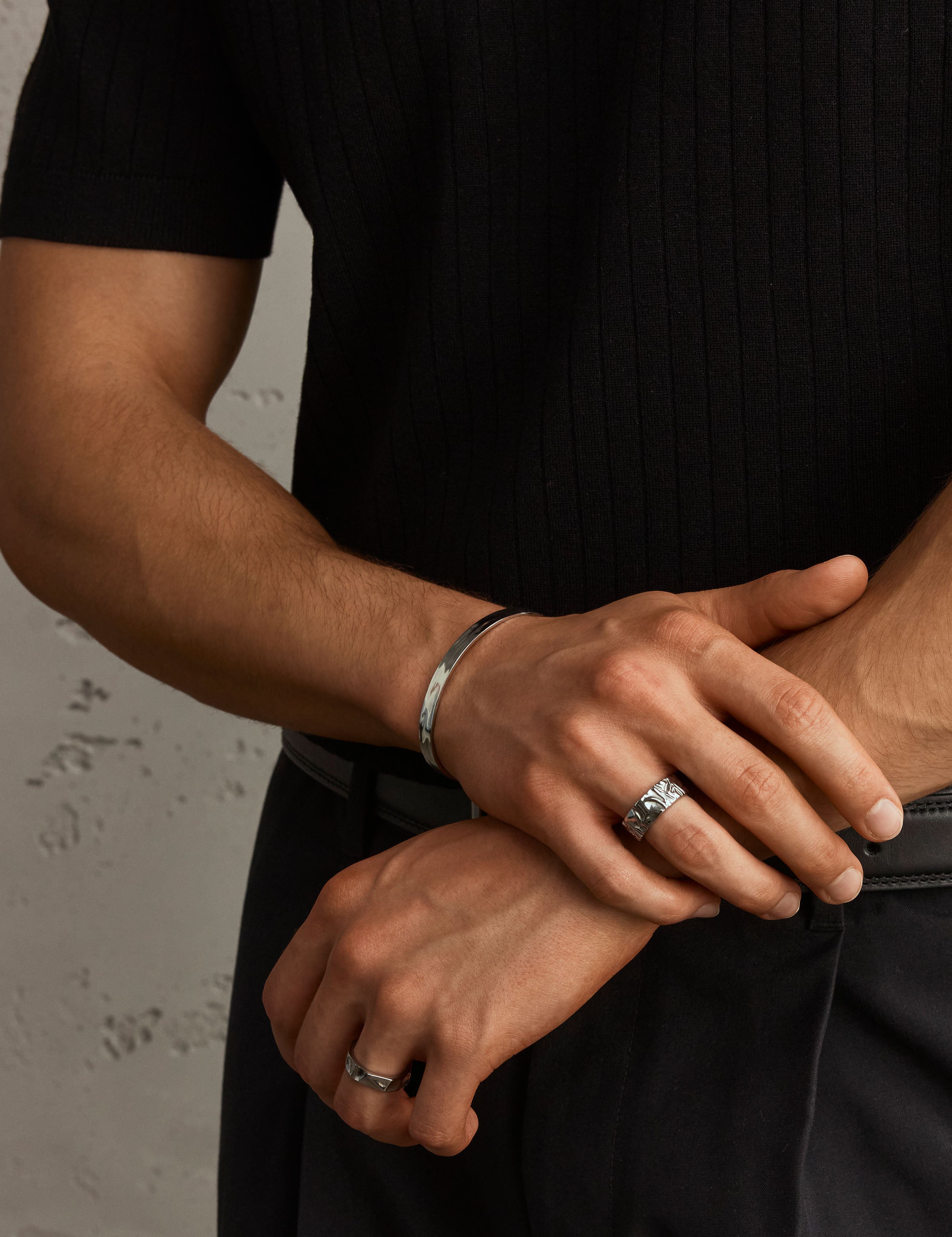 Perlen || ||  Look: Hammered Cuff | Cruma & Rebuke Ring