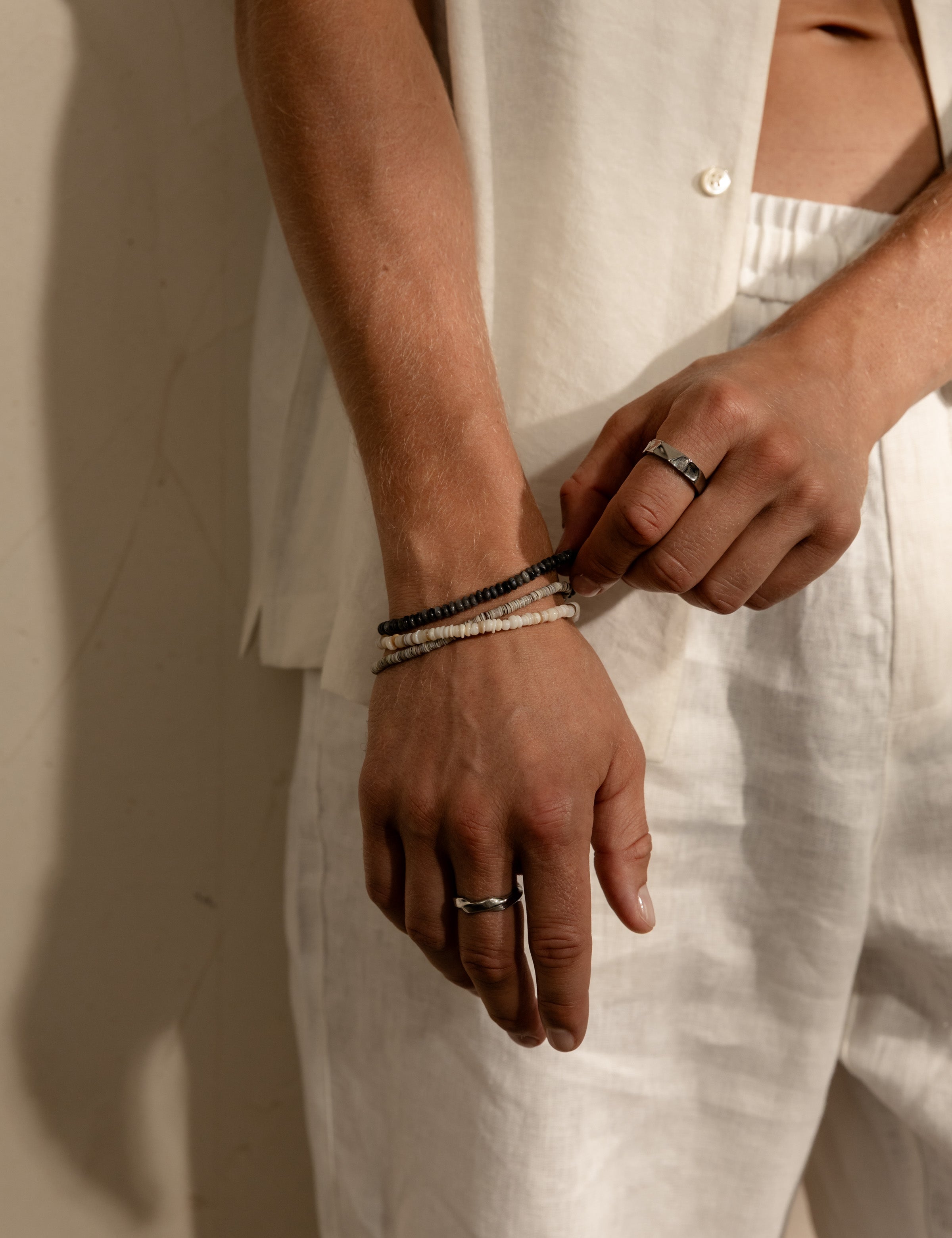 Armband || || One Size – individuell größenverstellbar.
