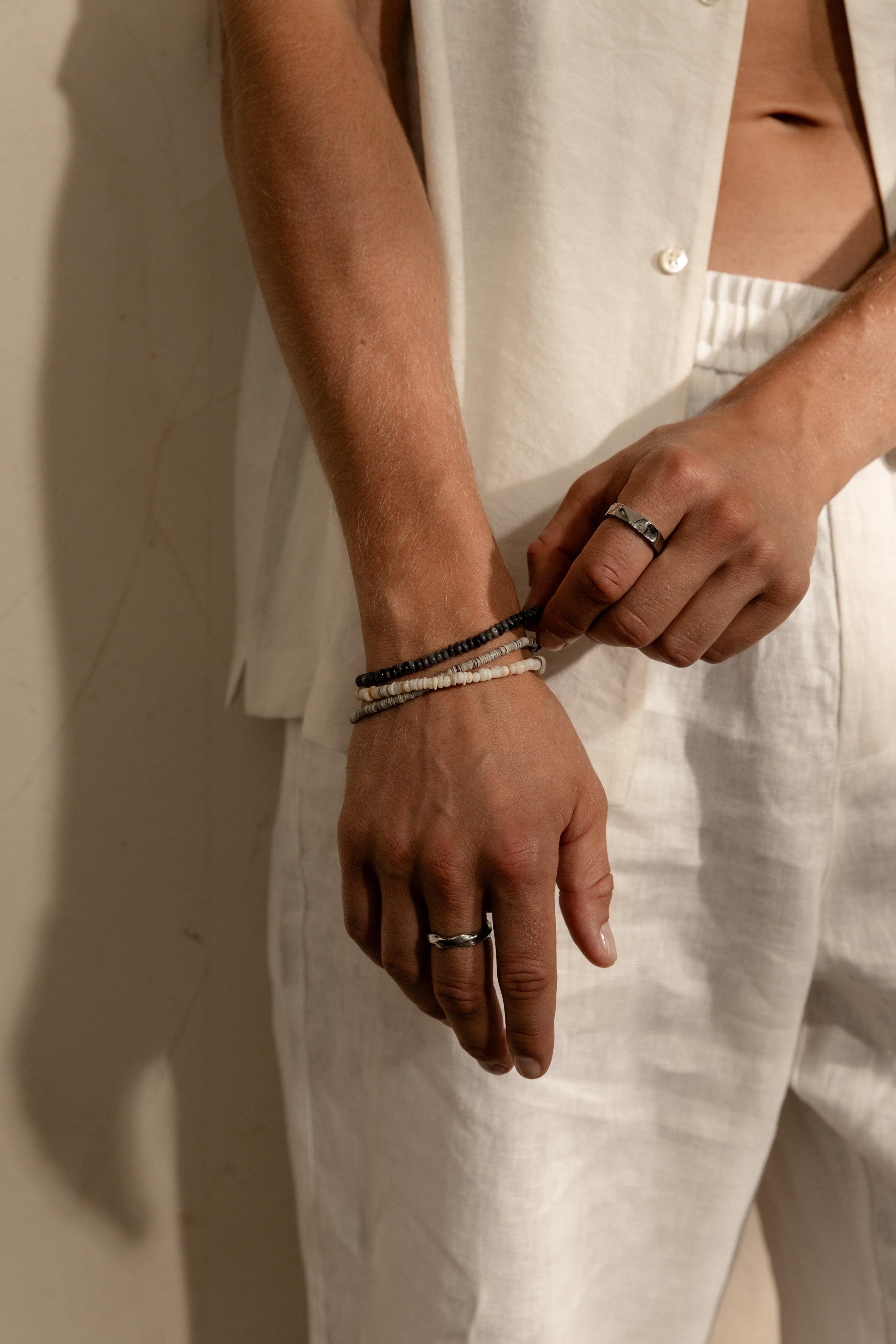 Armband || || One Size – individuell größenverstellbar.