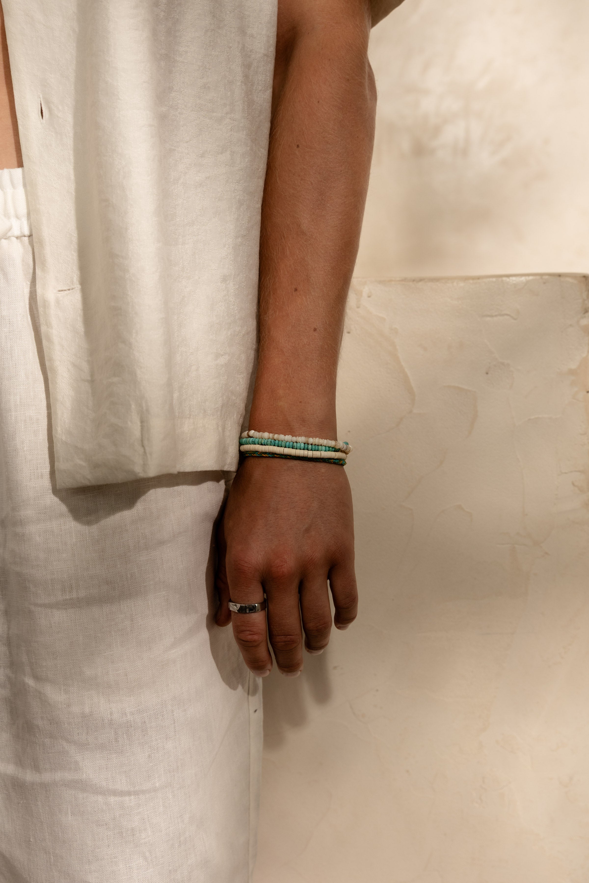 Armband || || One Size – individuell größenverstellbar.