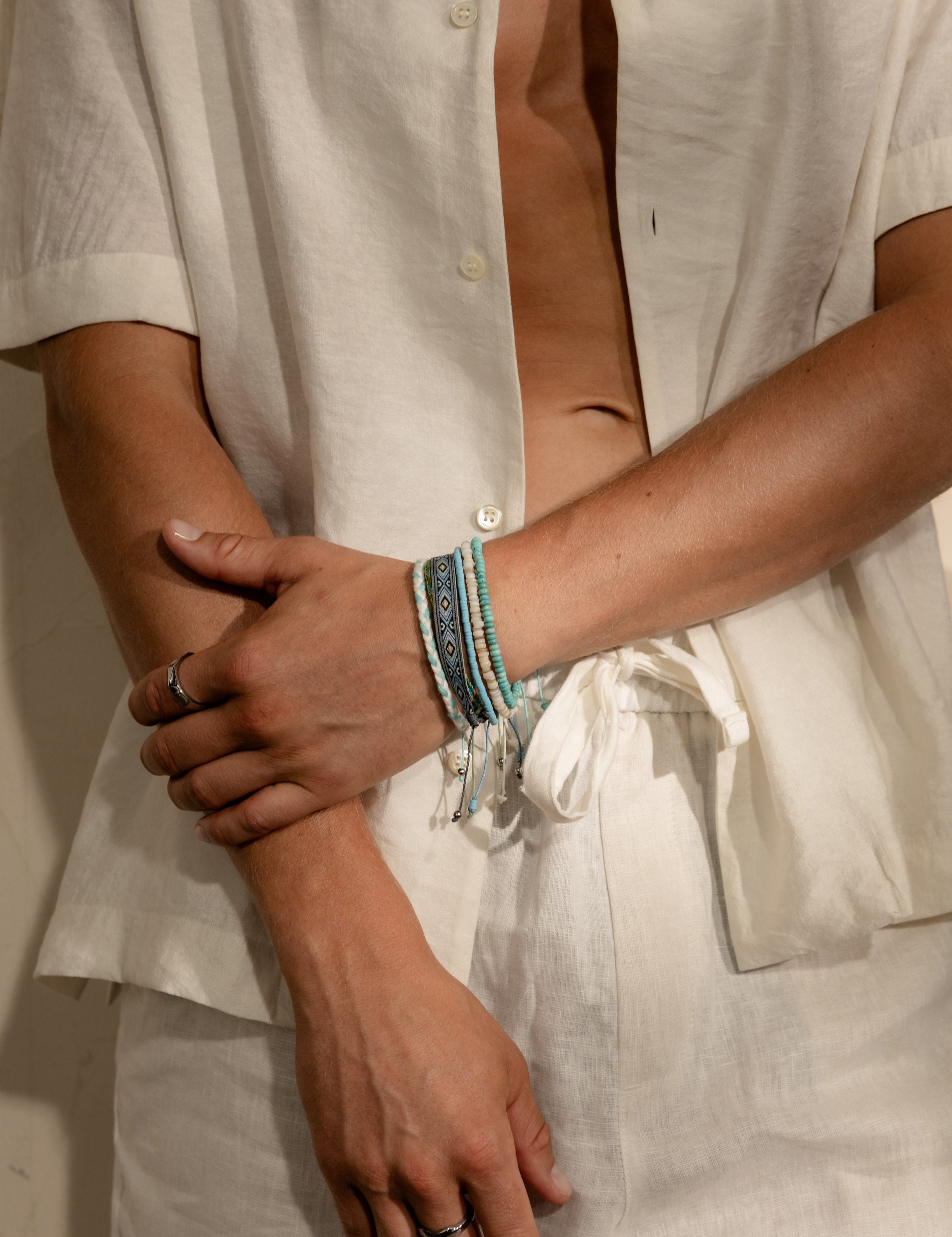 Armband || || One Size – individuell größenverstellbar.