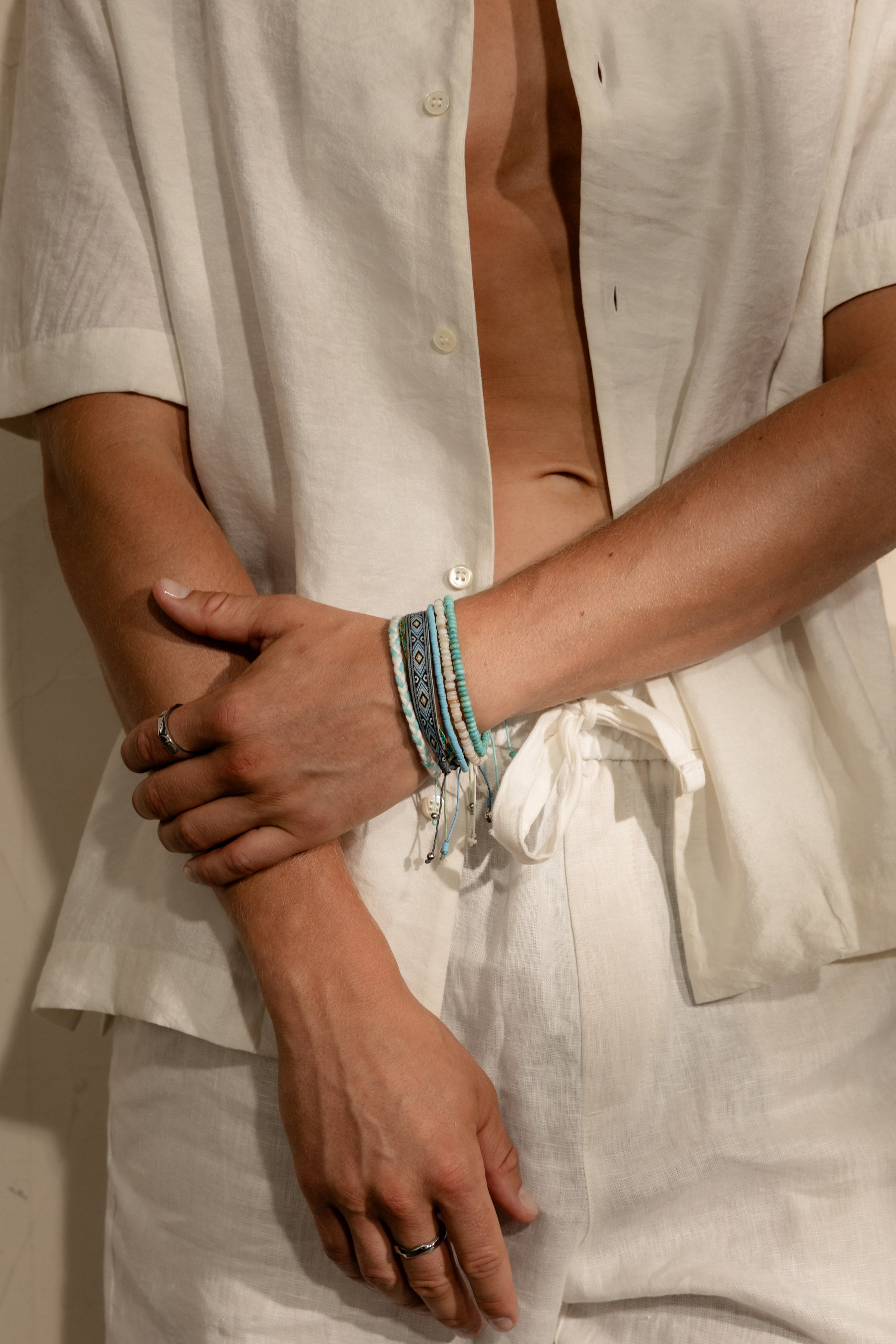 Armband || || One Size – individuell größenverstellbar.