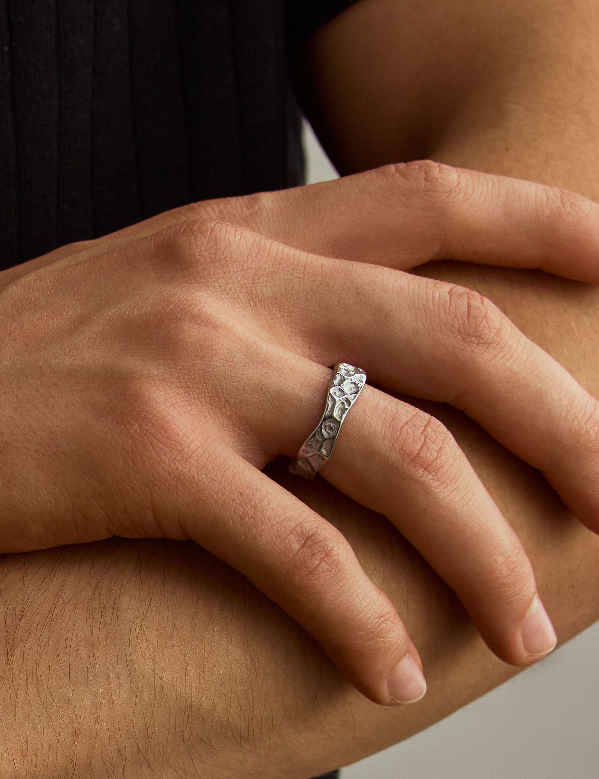 Hiveiro Ring
