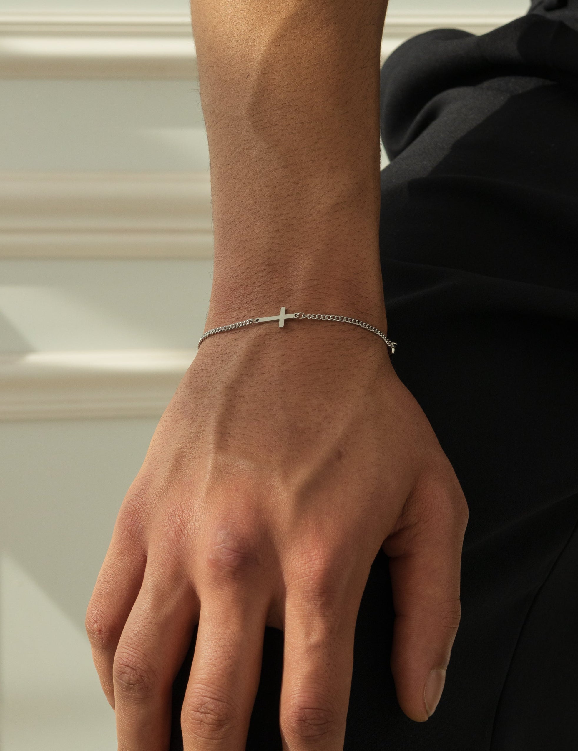 Halskette || || Basic Cross Armband