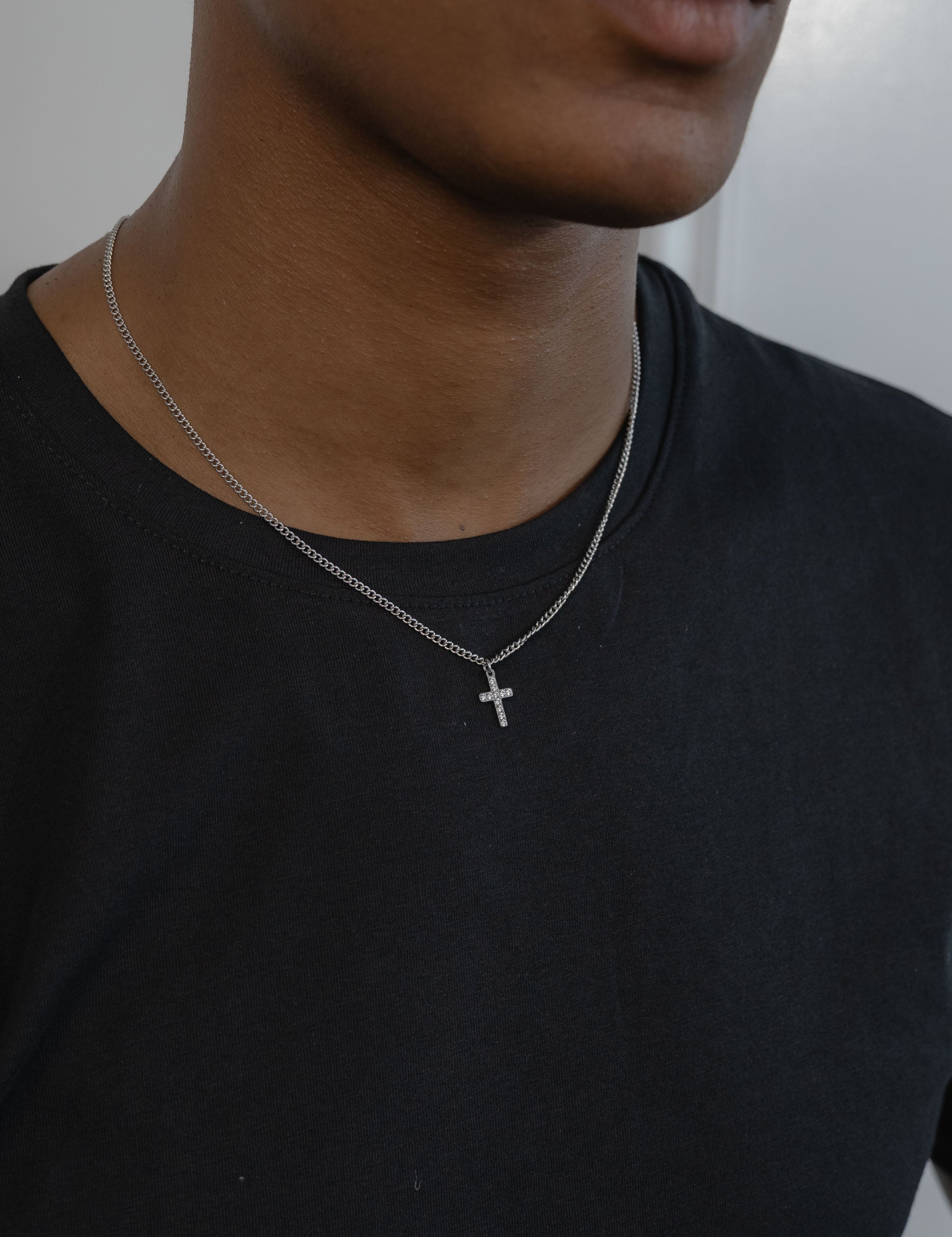 Bold Iced Cross Halskette